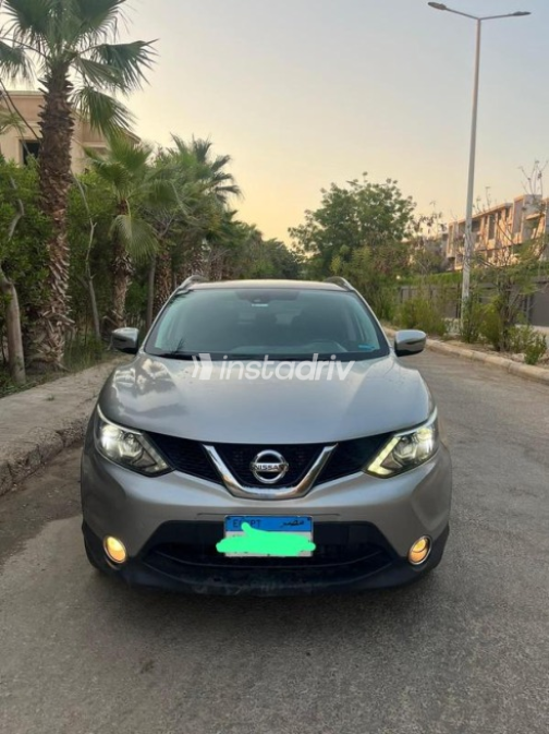 Nissan Qashqai 2017 Silver Automatic Used for Sale in Al Shorouk - 8