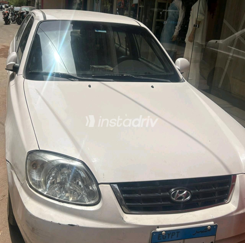 Hyundai Verna 2015 White Manual Used for Sale in Aswan - 2