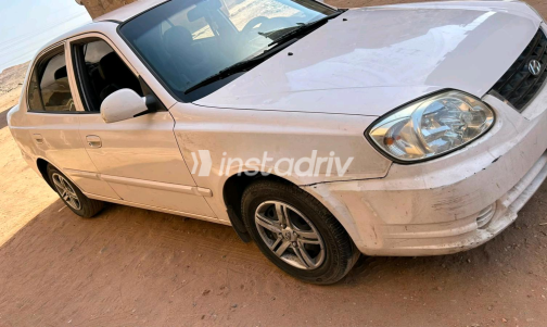 Hyundai Verna 2015 White Manual Used for Sale in Aswan - 3