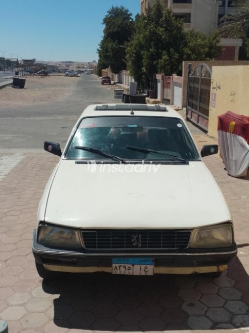 بيجو 505 1980 أبيض أوتوماتيك مستعملة للبيع في رأس غارب - 3