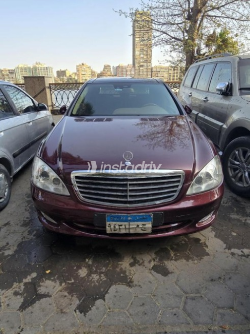 مرسيدس S 500 2008 أحمر غامق أوتوماتيك مستعملة للبيع في مصر الجديدة - 2