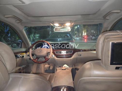 مرسيدس S 500 2008 أحمر غامق أوتوماتيك مستعملة للبيع في مصر الجديدة - 3
