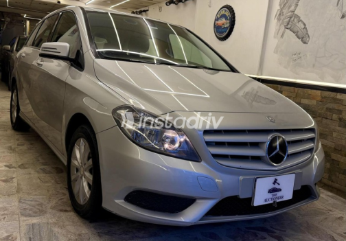 Mercedes B 200 2013 Silver Automatic Used for Sale in Cairo - 3