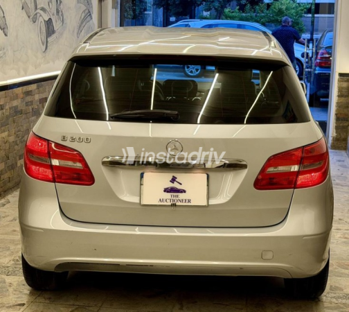 Mercedes B 200 2013 Silver Automatic Used for Sale in Cairo - 4