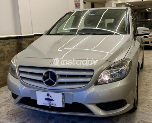 Mercedes B 200 2013 Silver Automatic Used for Sale in Cairo - 6