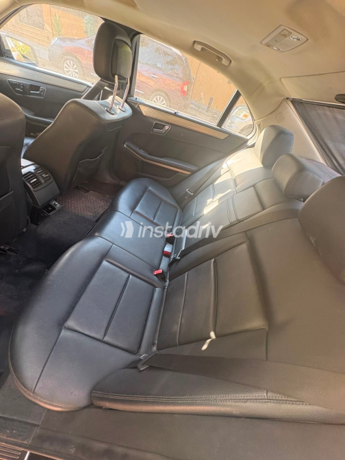 Mercedes E 250 2011 Black Automatic Used for Sale in Giza - 6