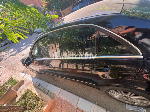 Mercedes E 250 2011 Black Automatic Used for Sale in Giza - 8