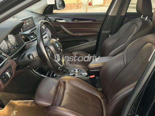بي ام دبليو X1 2021 أسود أوتوماتيك مستعملة للبيع في مدينتى - 6