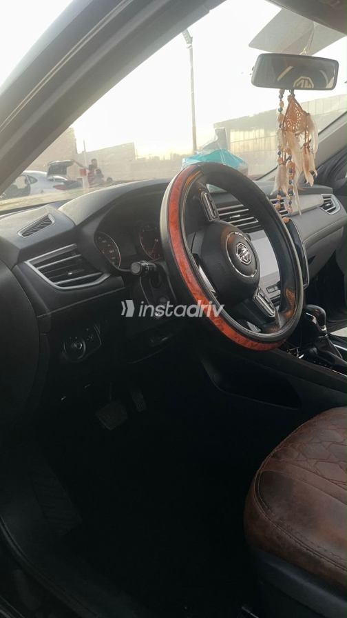 ام جى 5 2022 أسود CVT مستعملة للبيع في الإسكندرية - 4