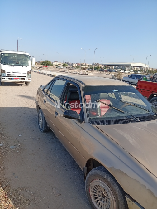 Daewoo Racer 1994 Beige Automatic Used for Sale in Alexandria - 5