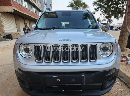 Jeep Renegade 2016 Silver Automatic Used for Sale in Cairo - 1