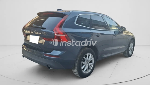 فولفو XC60 2021 أبيض أوتوماتيك مستعملة للبيع في القاهرة - 8