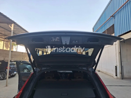 فولفو XC60 2021 أبيض أوتوماتيك مستعملة للبيع في القاهرة - 10