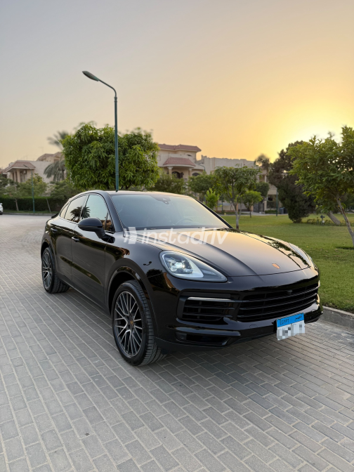 Porsche Cayenne 2022 Black Automatic Used for Sale in Giza - 7