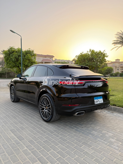 Porsche Cayenne 2022 Black Automatic Used for Sale in Giza - 10
