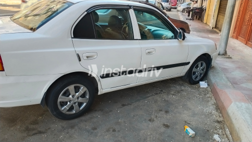 Hyundai Verna 2013 White Manual Used for Sale in Damanhur - 7