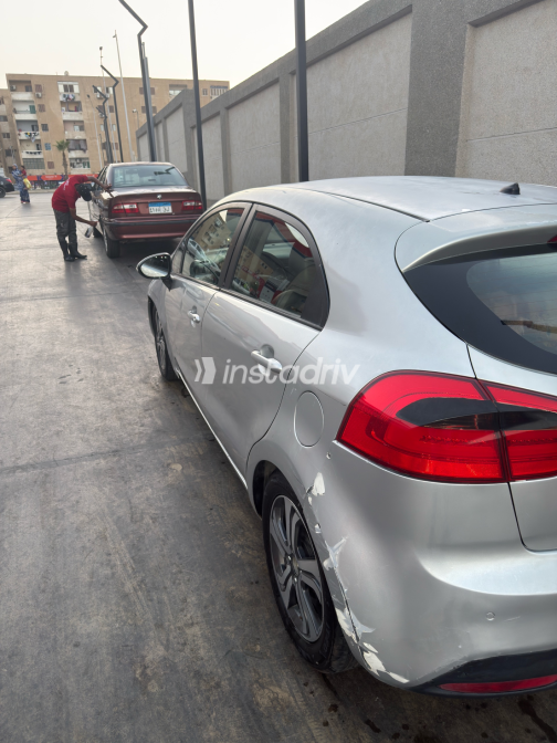 كيا ريو 2014 فضي أوتوماتيك مستعملة للبيع في الجيزة - 6