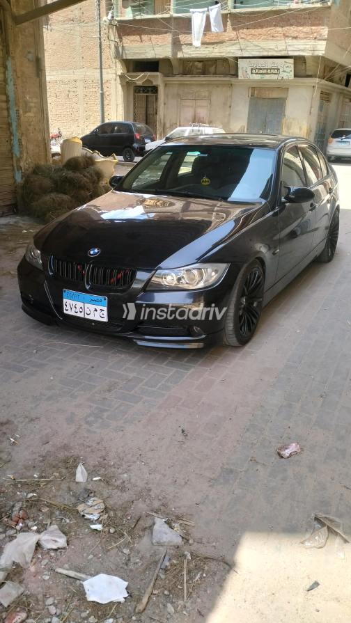 بي ام دبليو 320 2008 أسود أوتوماتيك مستعملة للبيع في دمياط - 2