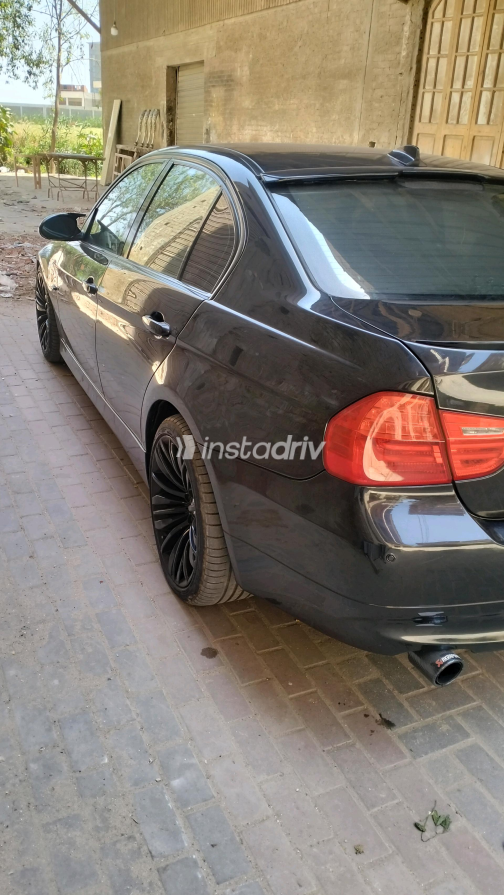 بي ام دبليو 320 2008 أسود أوتوماتيك مستعملة للبيع في دمياط - 4