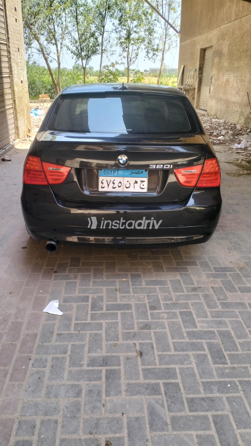 بي ام دبليو 320 2008 أسود أوتوماتيك مستعملة للبيع في دمياط - 9