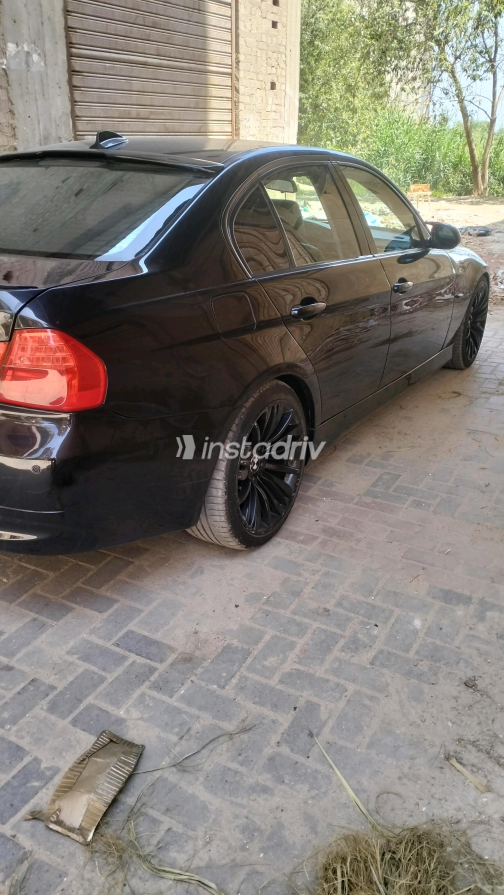 بي ام دبليو 320 2008 أسود أوتوماتيك مستعملة للبيع في دمياط - 10