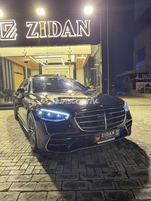 Mercedes S 450 2022 Black Automatic Used for Sale in Sheikh Zayed City - 2