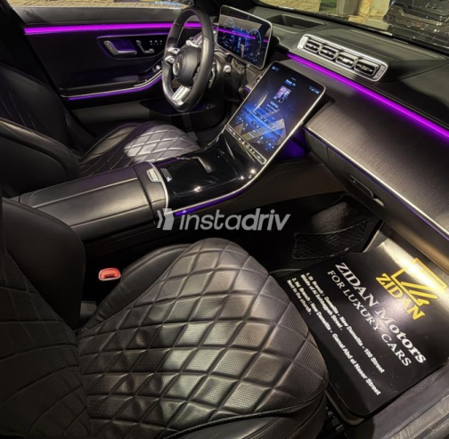 Mercedes S 450 2022 Black Automatic Used for Sale in Sheikh Zayed City - 7