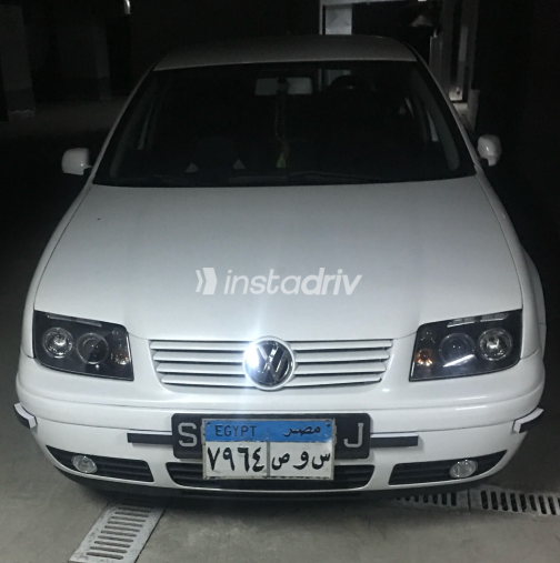 Volkswagen Bora 2000 White Automatic Used for Sale in Alexandria - 4