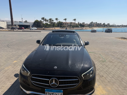 مرسيدس E 200 2021 أسود أوتوماتيك مستعملة للبيع في المنوفية - 3
