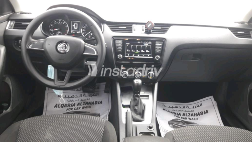 Skoda Octavia 2017 White Automatic Used for Sale in Helwan - 9