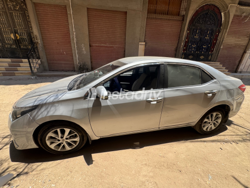Toyota Corolla 2015 Silver Automatic Used for Sale in Greater Cairo ( Cairo + Giza) - 1