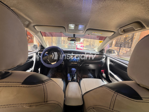 Toyota Corolla 2015 Silver Automatic Used for Sale in Greater Cairo ( Cairo + Giza) - 3