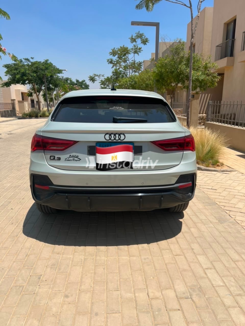 Audi Q3 2024 Beige Automatic Used for Sale in Giza - 3