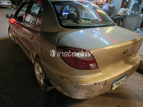 كيا ريو 2001 ذهبي يدوي مستعملة للبيع في طنطا - 1