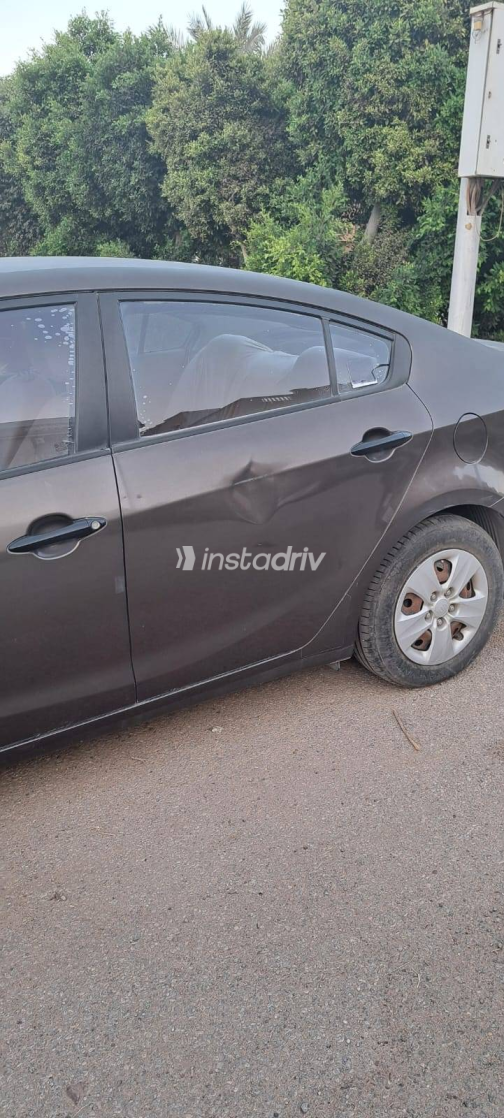 Kia Cerato 2015 Gray Automatic Used for Sale in Cairo - 4