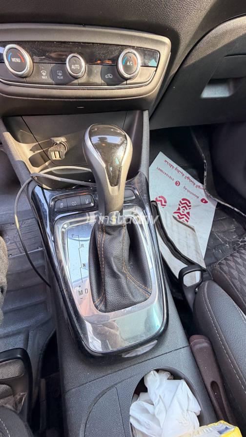 Opel Crossland 2020 Gray Automatic Used for Sale in Maadi - 2