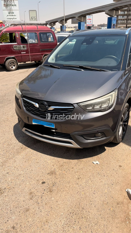 Opel Crossland 2020 Gray Automatic Used for Sale in Maadi - 5
