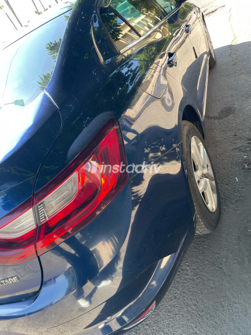 رينو ميجان 2021 أبيض CVT مستعملة للبيع في الإسكندرية - 4