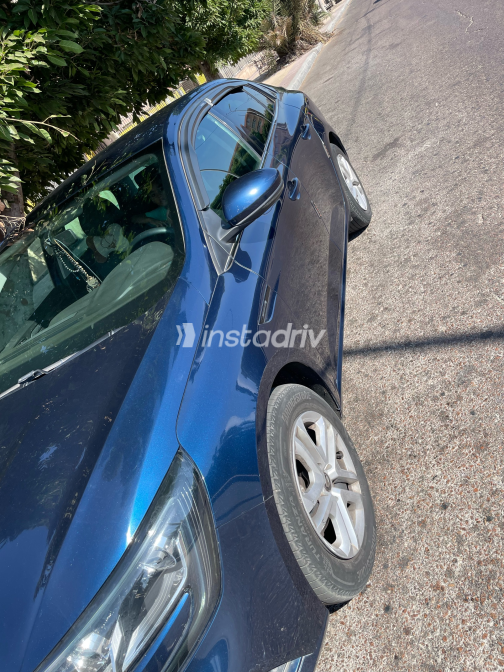 رينو ميجان 2021 أبيض CVT مستعملة للبيع في الإسكندرية - 5