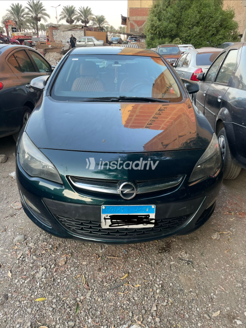 Opel Astra 2019 Green Automatic Used for Sale in El Haram - 7