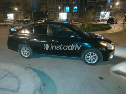 نيسان صنى 2020 أسود أوتوماتيك مستعملة للبيع في حلوان - 1