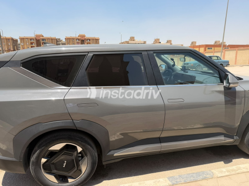 كيا اى فى 5 2024 رمادي أوتوماتيك مستعملة للبيع في مدينة نصر - 10