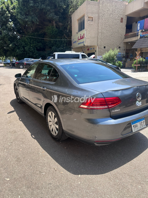 Volkswagen Passat 2017 Dark Gray Automatic Used for Sale in Maadi - 6