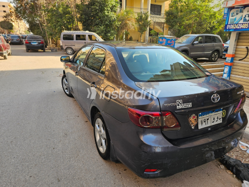 Toyota Corolla 2013 Gray Automatic Used for Sale in Giza - 2