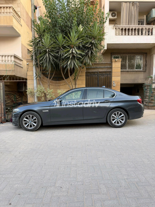 بي ام دبليو 520 2015 رمادي أوتوماتيك مستعملة للبيع في الهرم - 5