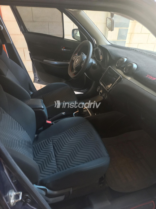 Suzuki Swift 2021 White Automatic Used for Sale in Greater Cairo ( Cairo + Giza) - 7