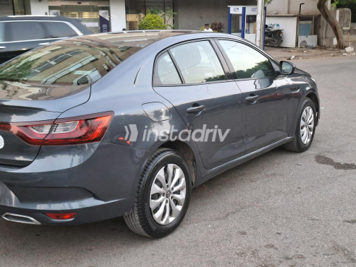 رينو ميجان 2022 رمادي CVT مستعملة للبيع في مصر الجديدة - 4