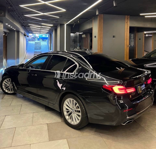 بي ام دبليو 520 2021 أسود أوتوماتيك مستعملة للبيع في مصر الجديدة - 8