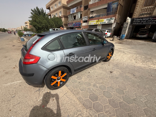 سيتروين C4 2007 رمادي أوتوماتيك مستعملة للبيع في العاشر من رمضان - 1