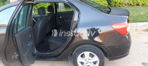 Renault Logan 2015 Black Automatic Used for Sale in Cairo - 2
